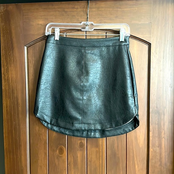 Mittoshop black leather mini skirt - Picture 1 of 2